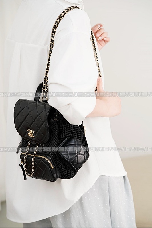 샤넬마틀라세블랙램스킨백팩 20260209-154405-001루.jpg