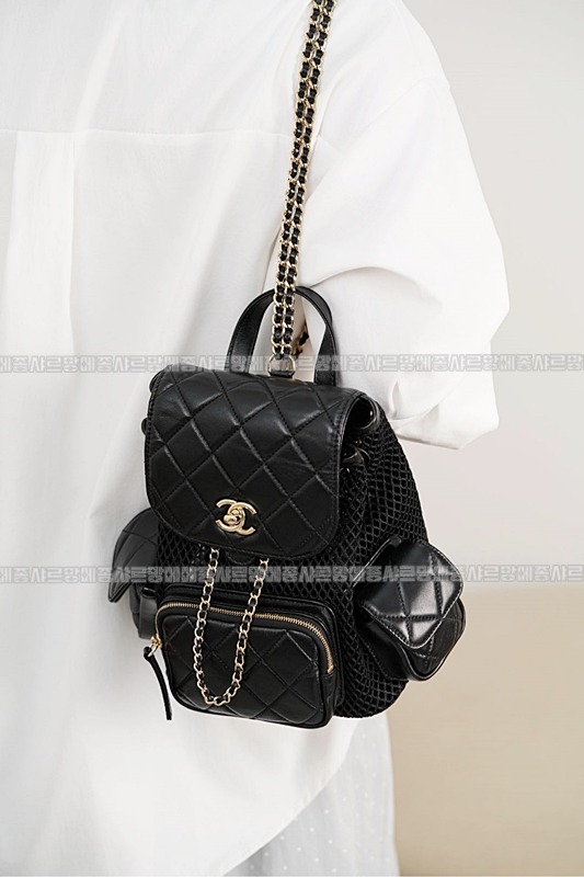 샤넬마틀라세블랙램스킨백팩 20260209-154405-002루.jpg