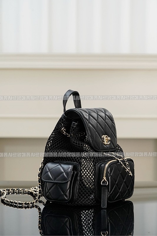 샤넬마틀라세블랙램스킨백팩 20260209-154406-009루.jpg