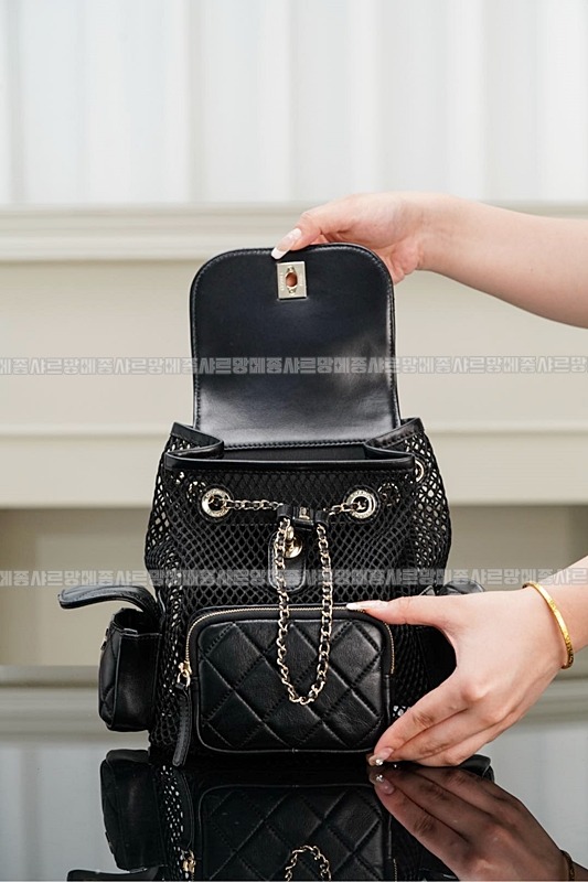 샤넬마틀라세블랙램스킨백팩 20260209-154406-010루.jpg