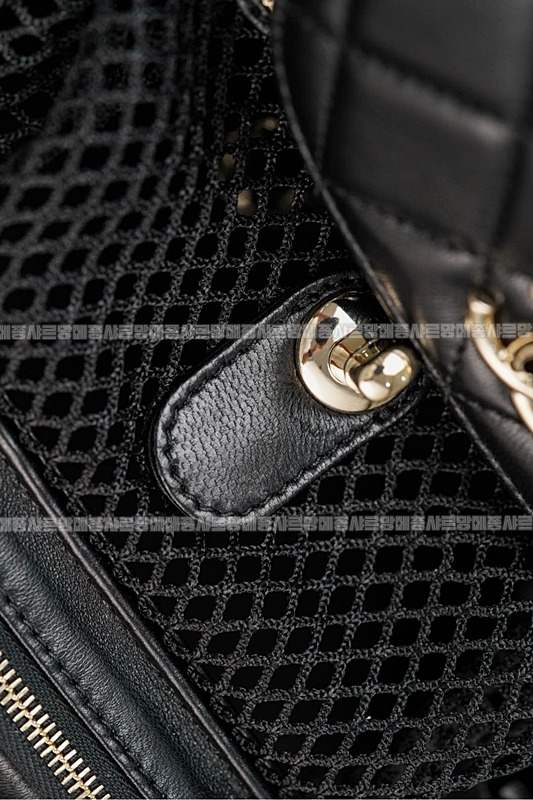 샤넬마틀라세블랙램스킨백팩 20260209-154407-017루.jpg