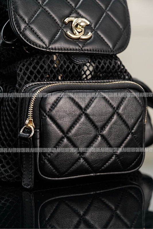 샤넬마틀라세블랙램스킨백팩 20260209-154408-019루.jpg