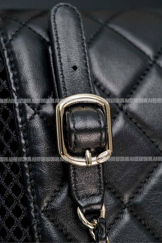 샤넬마틀라세블랙램스킨백팩 20260209-154409-028루.jpg