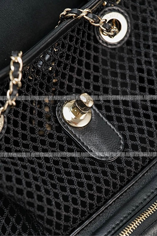 샤넬마틀라세블랙램스킨백팩 20260209-154409-033루.jpg