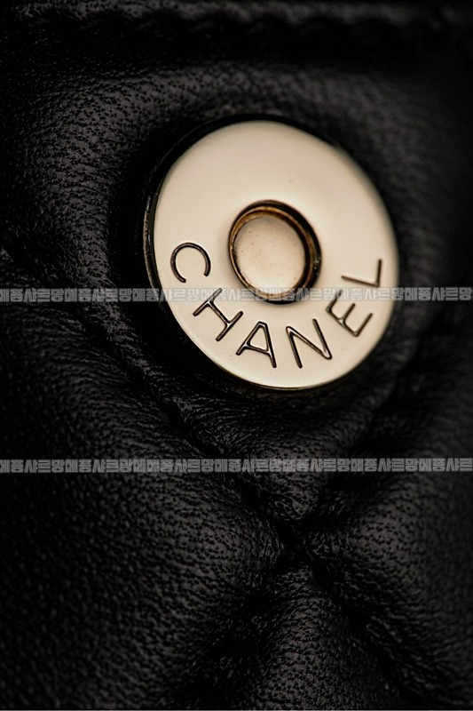 샤넬마틀라세블랙램스킨백팩 20260209-154410-036루.jpg