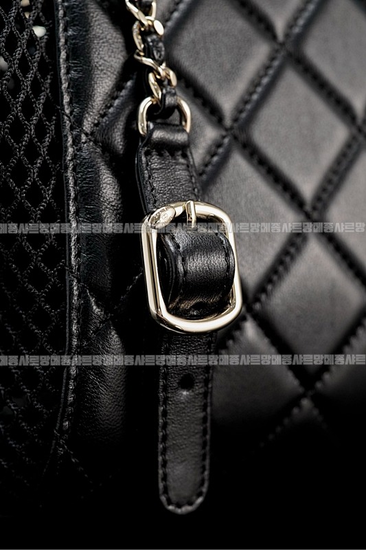 샤넬마틀라세블랙램스킨백팩 20260209-154410-037루.jpg