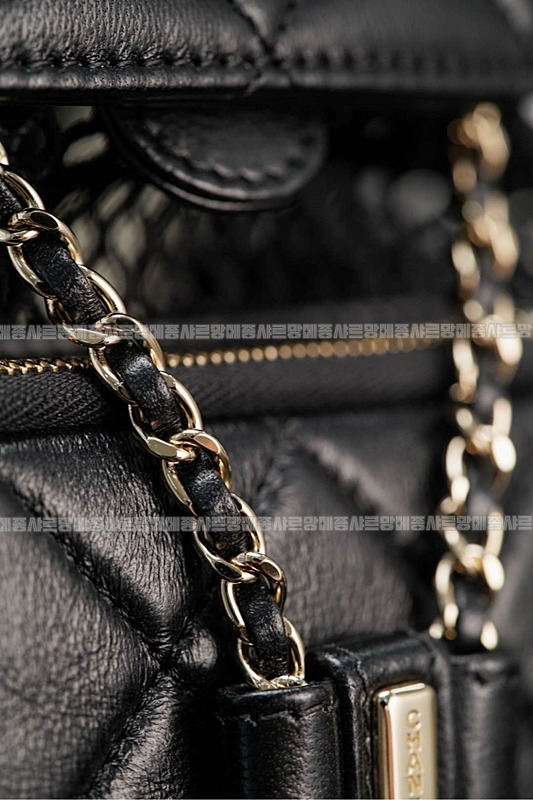 샤넬마틀라세블랙램스킨백팩 20260209-154410-040루.jpg