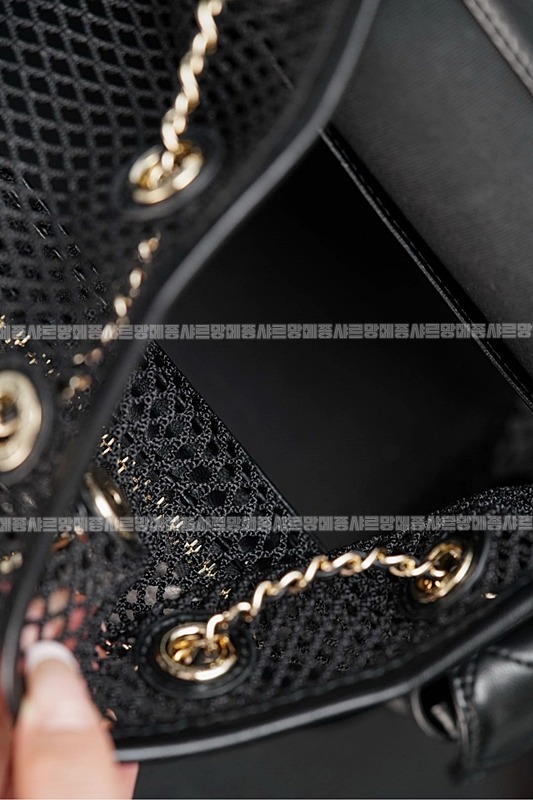 샤넬마틀라세블랙램스킨백팩 20260209-154412-054루.jpg