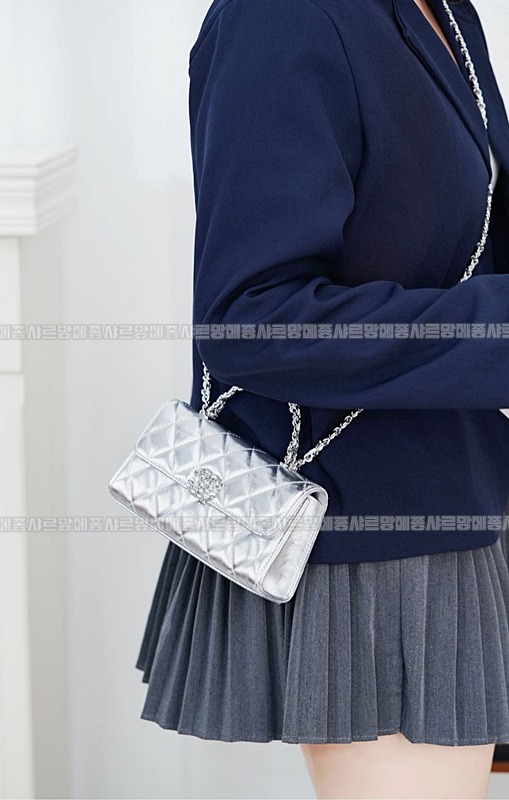 샤넬실버메탈릭탑핸들백 20260209-160858-003루.jpg