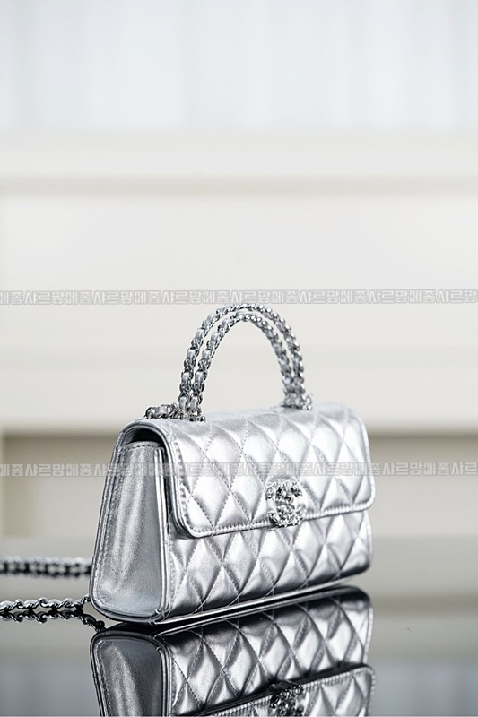 샤넬실버메탈릭탑핸들백 20260209-160859-009루.jpg