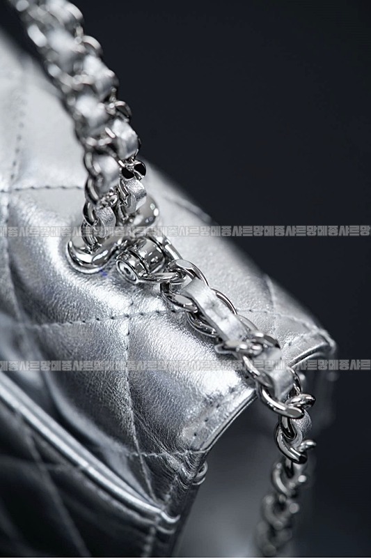 샤넬실버메탈릭탑핸들백 20260209-160901-021루.jpg