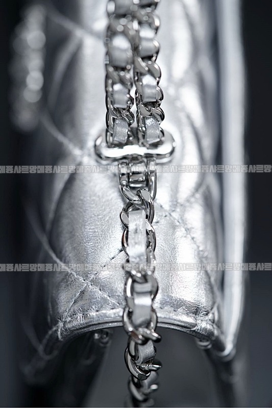 샤넬실버메탈릭탑핸들백 20260209-160901-023루.jpg