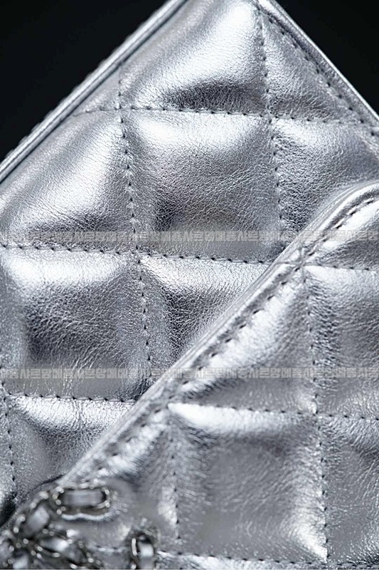 샤넬실버메탈릭탑핸들백 20260209-160902-027루.jpg