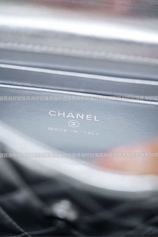 샤넬실버메탈릭탑핸들백 20260209-160902-030루.jpg