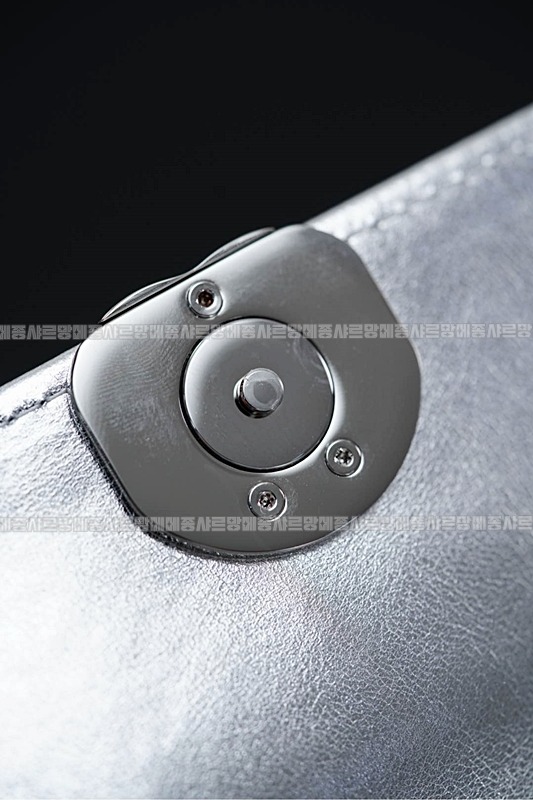 샤넬실버메탈릭탑핸들백 20260209-160903-032루.jpg