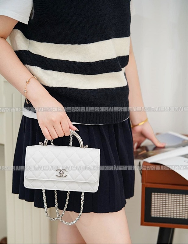 샤넬탑핸들체인클러치 20260210-121923-003루.jpg