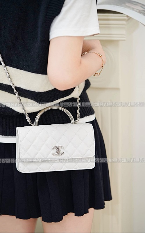 샤넬탑핸들체인클러치 20260210-121923-004루.jpg