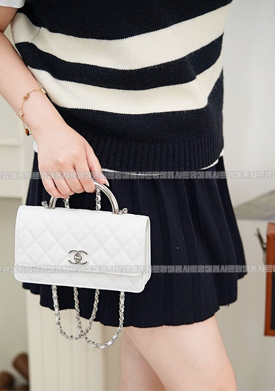 샤넬탑핸들체인클러치 20260210-121923-007루.jpg