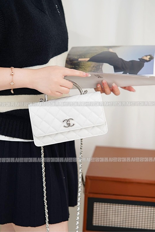 샤넬탑핸들체인클러치 20260210-121923-006루.jpg