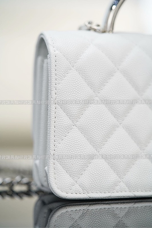 샤넬탑핸들체인클러치 20260210-121925-022루.jpg