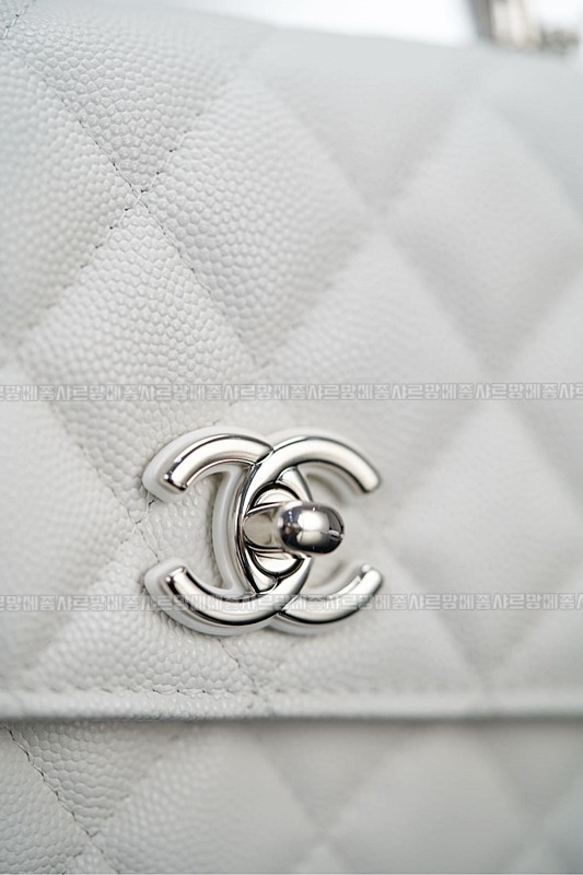 샤넬탑핸들체인클러치 20260210-121926-027루.jpg