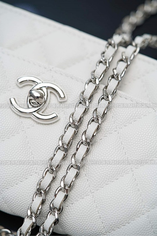 샤넬탑핸들체인클러치 20260210-121926-026루.jpg