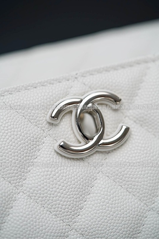 샤넬탑핸들체인클러치 20260210-121927-032루.jpg