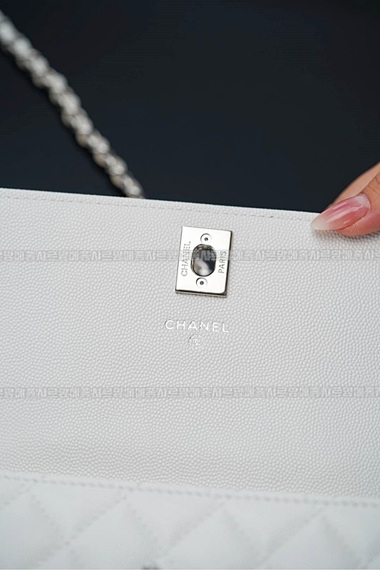 샤넬탑핸들체인클러치 20260210-121928-038루.jpg