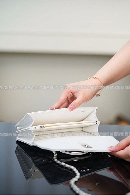 샤넬탑핸들체인클러치 20260210-121927-035루.jpg