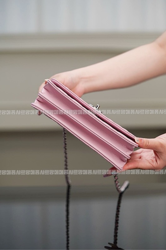 샤넬탑핸들체인클러치 20260210-122359-012루.jpg