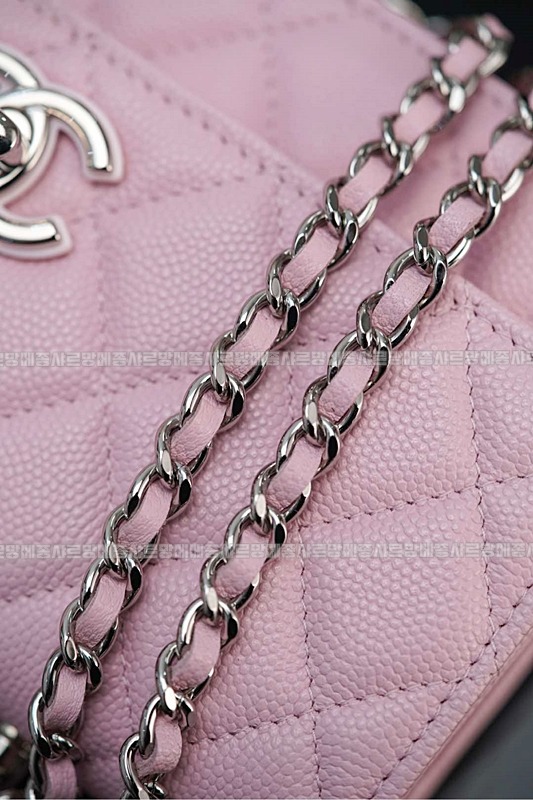 샤넬탑핸들체인클러치 20260210-122404-043루.jpg