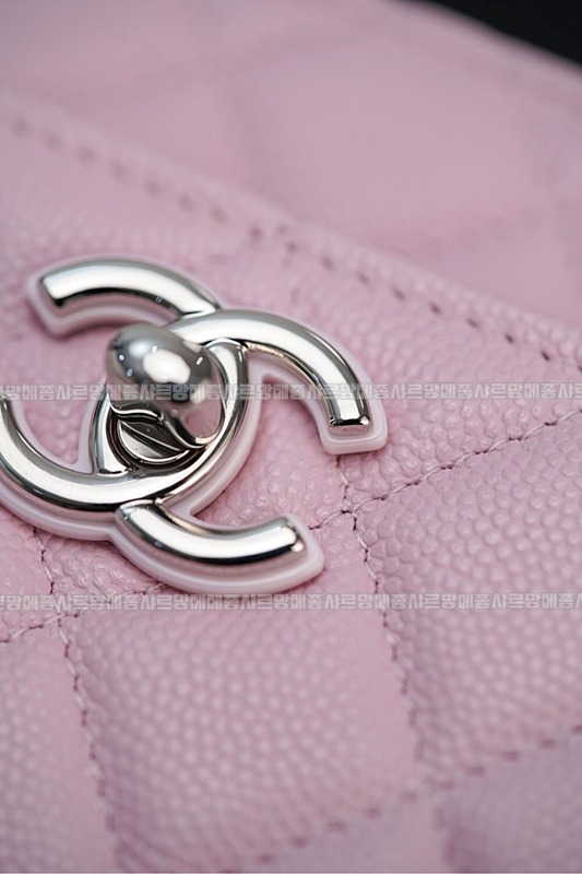 샤넬탑핸들체인클러치 20260210-122404-046루.jpg