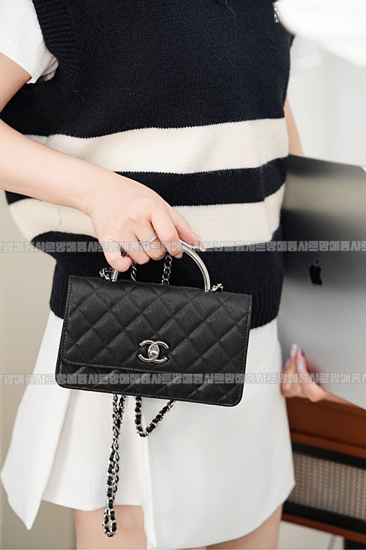 샤넬탑핸들체인클러치 20260210-122814-001루.jpg