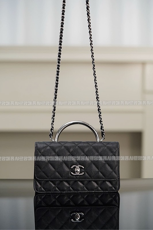 샤넬탑핸들체인클러치 20260210-122815-010루.jpg