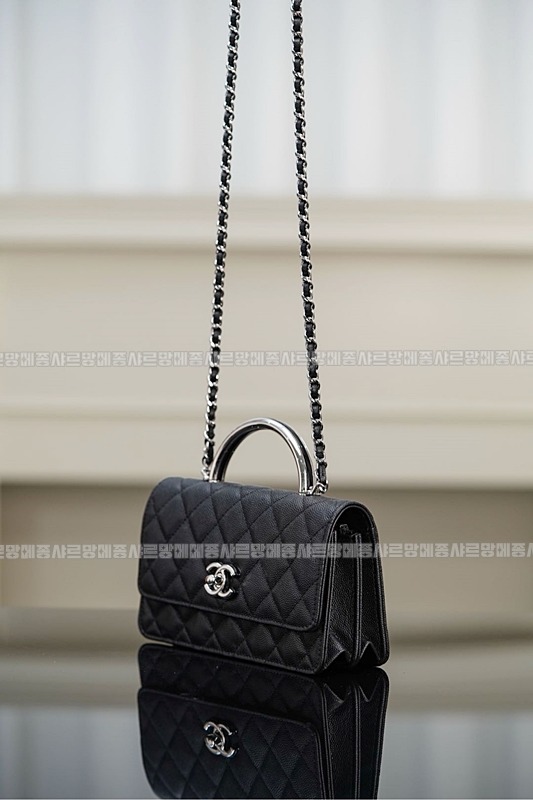 샤넬탑핸들체인클러치 20260210-122815-012루.jpg