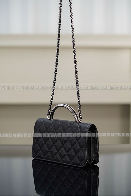 샤넬탑핸들체인클러치 20260210-122816-014루.jpg