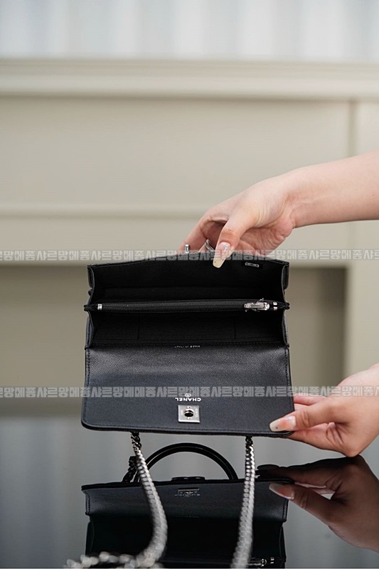 샤넬탑핸들체인클러치 20260210-122816-017루.jpg
