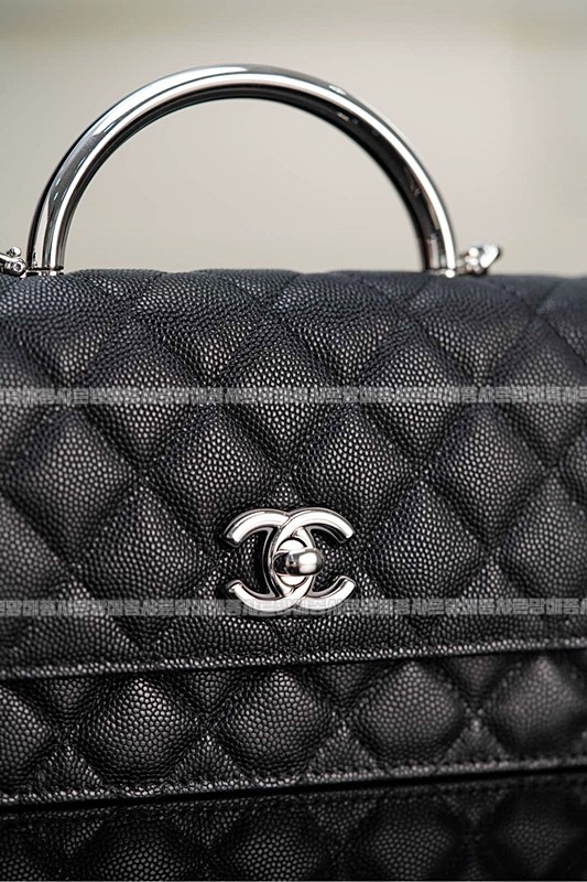 샤넬탑핸들체인클러치 20260210-122817-019루.jpg