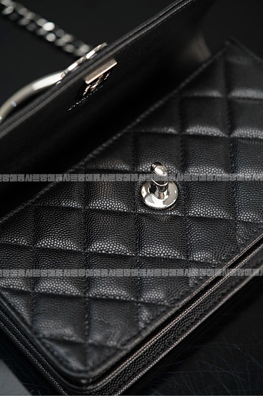 샤넬탑핸들체인클러치 20260210-122817-020루.jpg