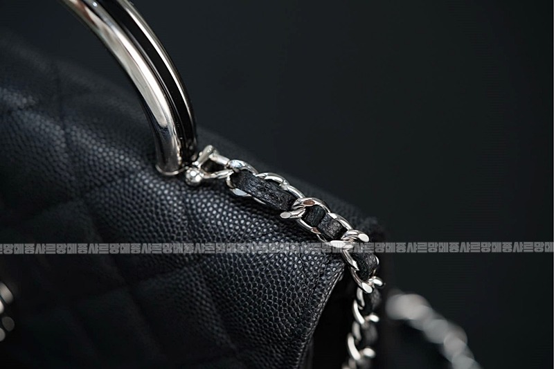 샤넬탑핸들체인클러치 20260210-122818-024루.jpg