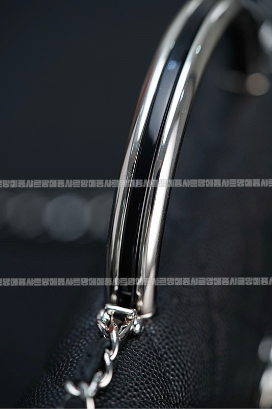 샤넬탑핸들체인클러치 20260210-122818-023루.jpg