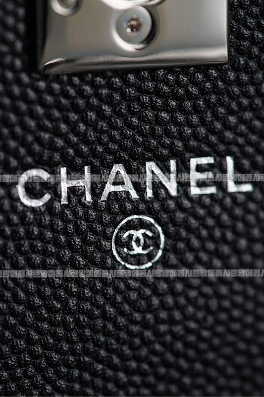 샤넬탑핸들체인클러치 20260210-122822-042루.jpg