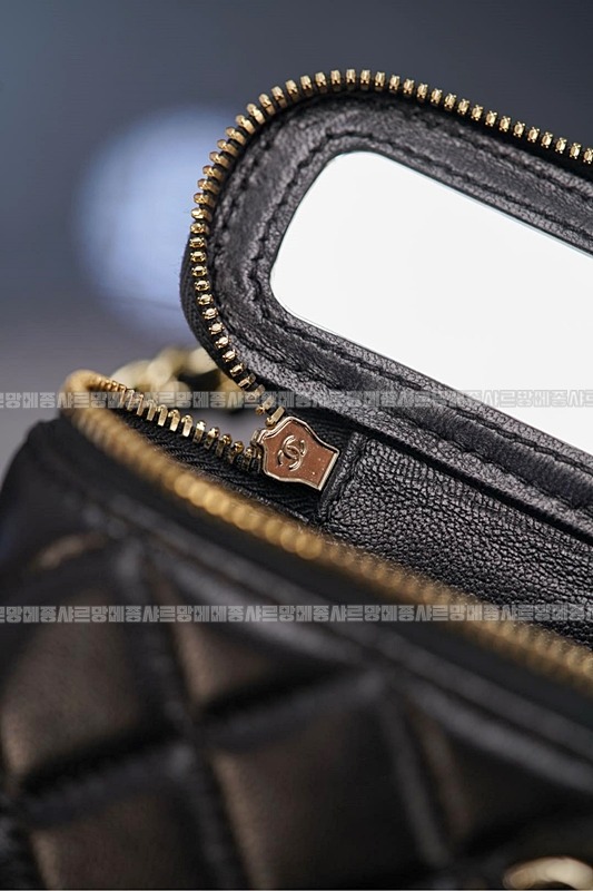 샤넬램스킨베니티금장 20260210-131738-038루.jpg