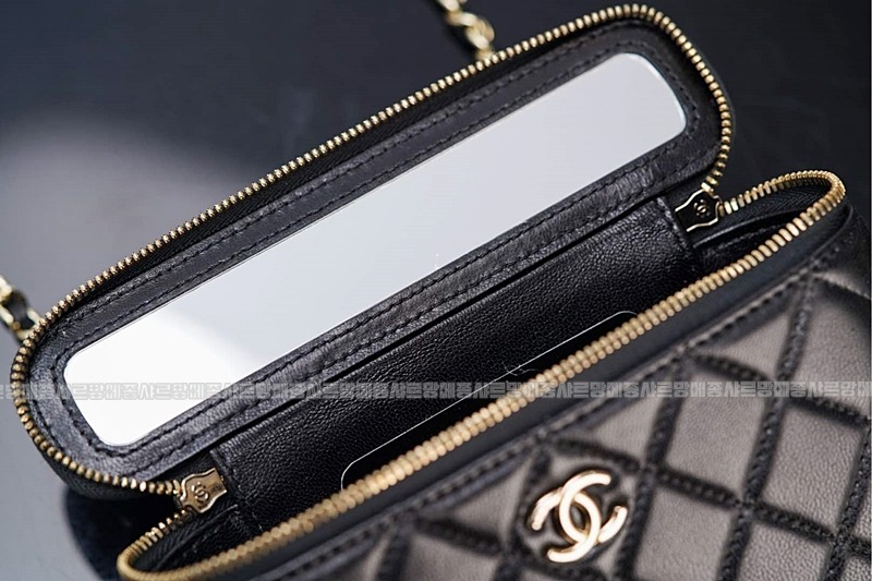 샤넬램스킨베니티금장 20260210-131738-039루.jpg