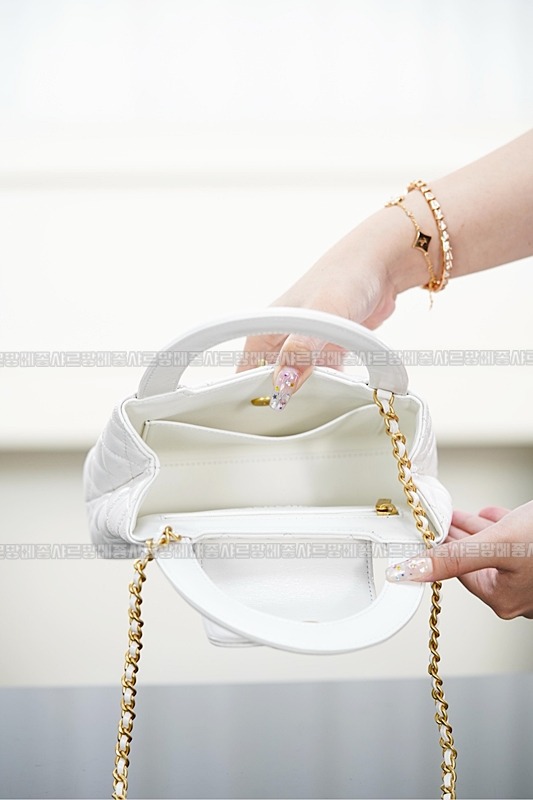 샤넬켈리라지쇼핑백23K 20260210-142409-017루.jpg