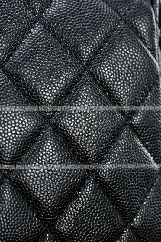 샤넬캐비어퀄팅체인퍼스위드체인 20260210-150653-025루.jpg