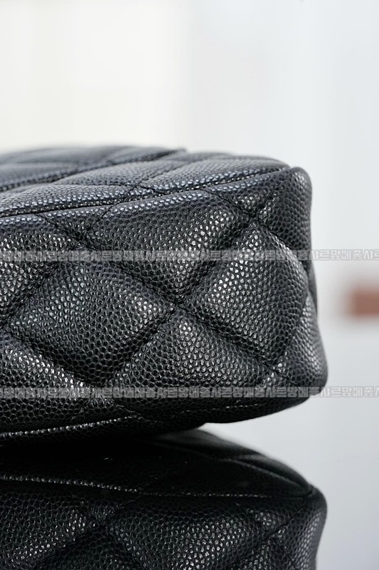 샤넬캐비어퀄팅체인퍼스위드체인 20260210-150653-028루.jpg