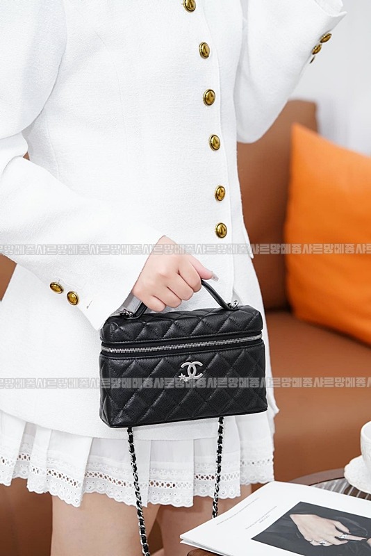 샤넬23B체인코스메틱케이스 20260210-154500-009루.jpg