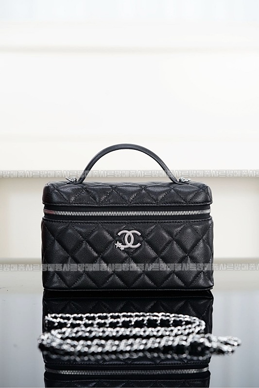 샤넬23B체인코스메틱케이스 20260210-154501-014루.jpg