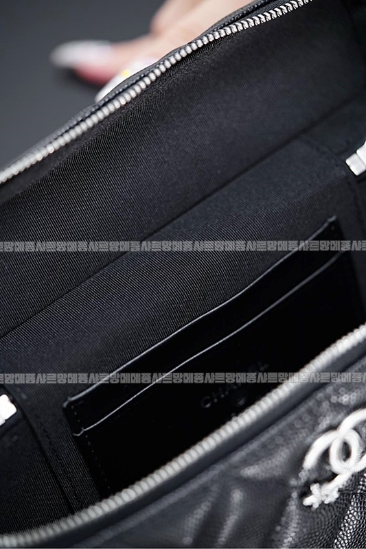 샤넬23B체인코스메틱케이스 20260210-154502-021루.jpg